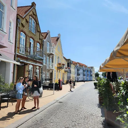 Harbour Walk 3*