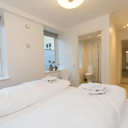 Apart-hotel Harbour Walk 4*