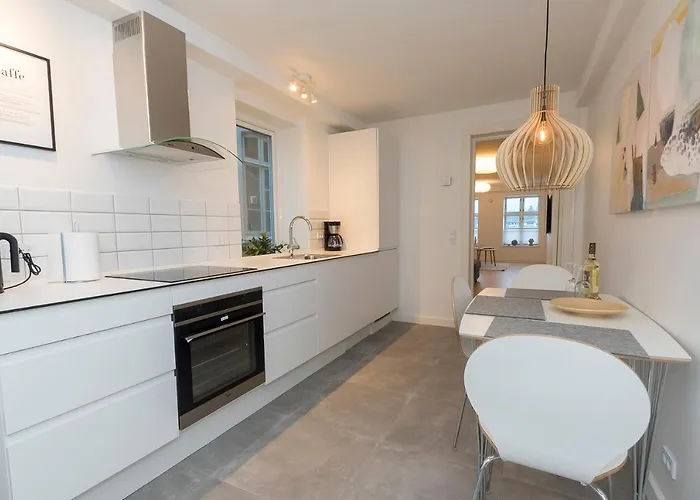 Apart-hotel Harbour Walk 4*